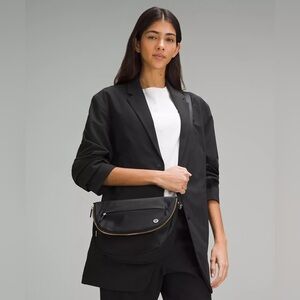 Lululemon festivities bag